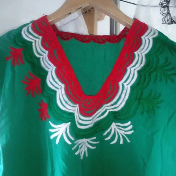 *Mexican embroidery top size small and medium (bag A ) - Picture 2 of 3